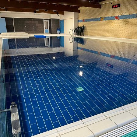 Supergezellig Vakantiehuis Met Hele Grote Tuin Bij Nijmegen Ewijk Bagian luar foto