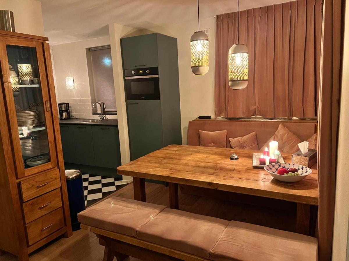 Supergezellig Vakantiehuis Met Hele Grote Tuin Bij Nijmegen Ewijk Bagian luar foto