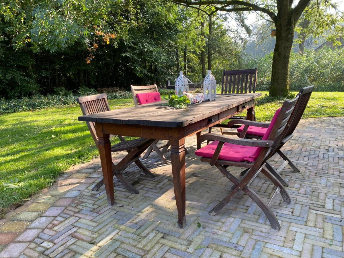 Supergezellig Vakantiehuis Met Hele Grote Tuin Bij Nijmegen Ewijk Bagian luar foto