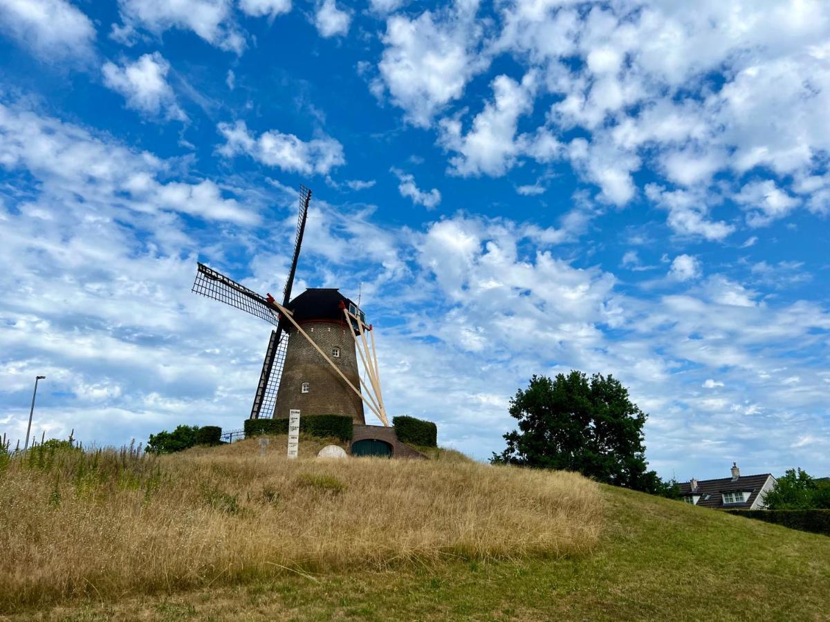 Supergezellig Vakantiehuis Met Hele Grote Tuin Bij Nijmegen Ewijk Bagian luar foto